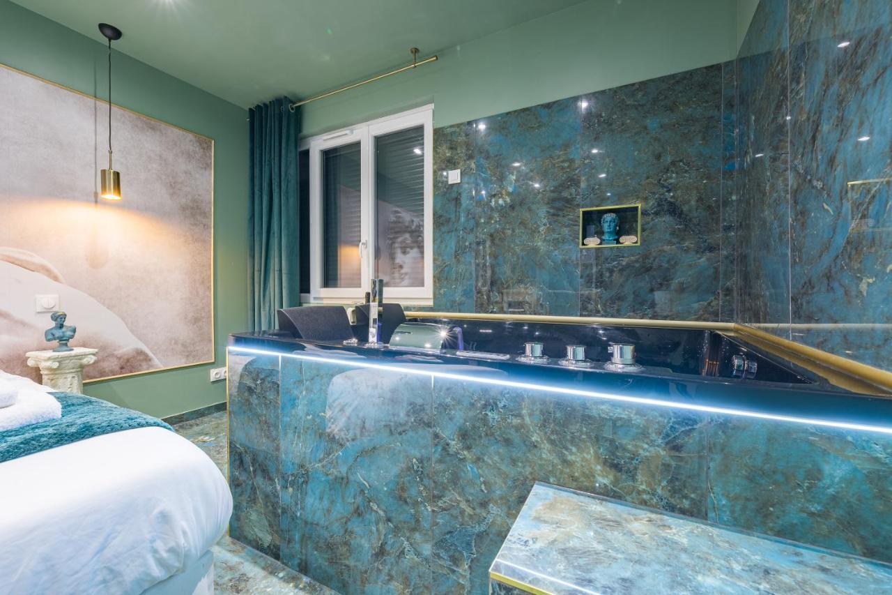 Le Musee D'Aphrodite / Jacuzzi Montgeron Exterior foto