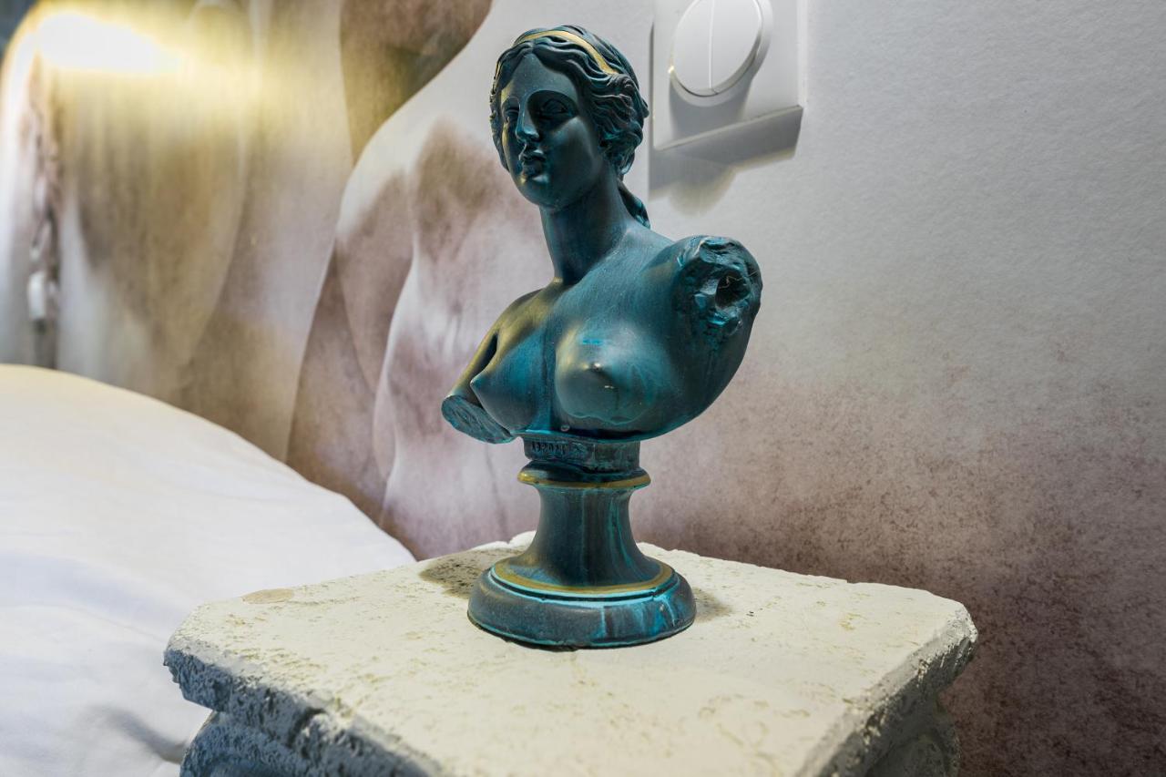 Le Musee D'Aphrodite / Jacuzzi Montgeron Exterior foto
